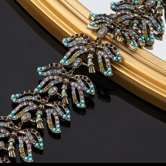 Elegant Multicolor Statement Necklace - Picture 1 of 3